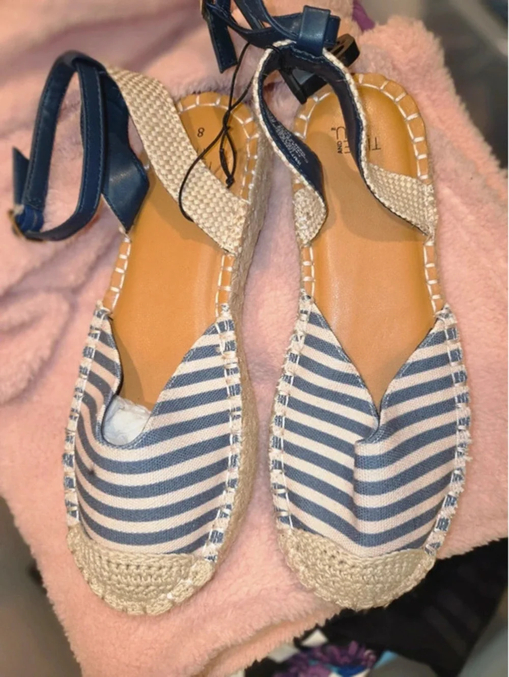 Memory foam strap Shoes size 8